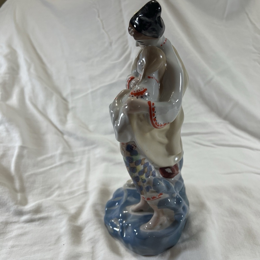 Polonne Ukrainian Porcelain Figurine Folk Couple USSR 1950s Small Chips - Picture 4 of 10